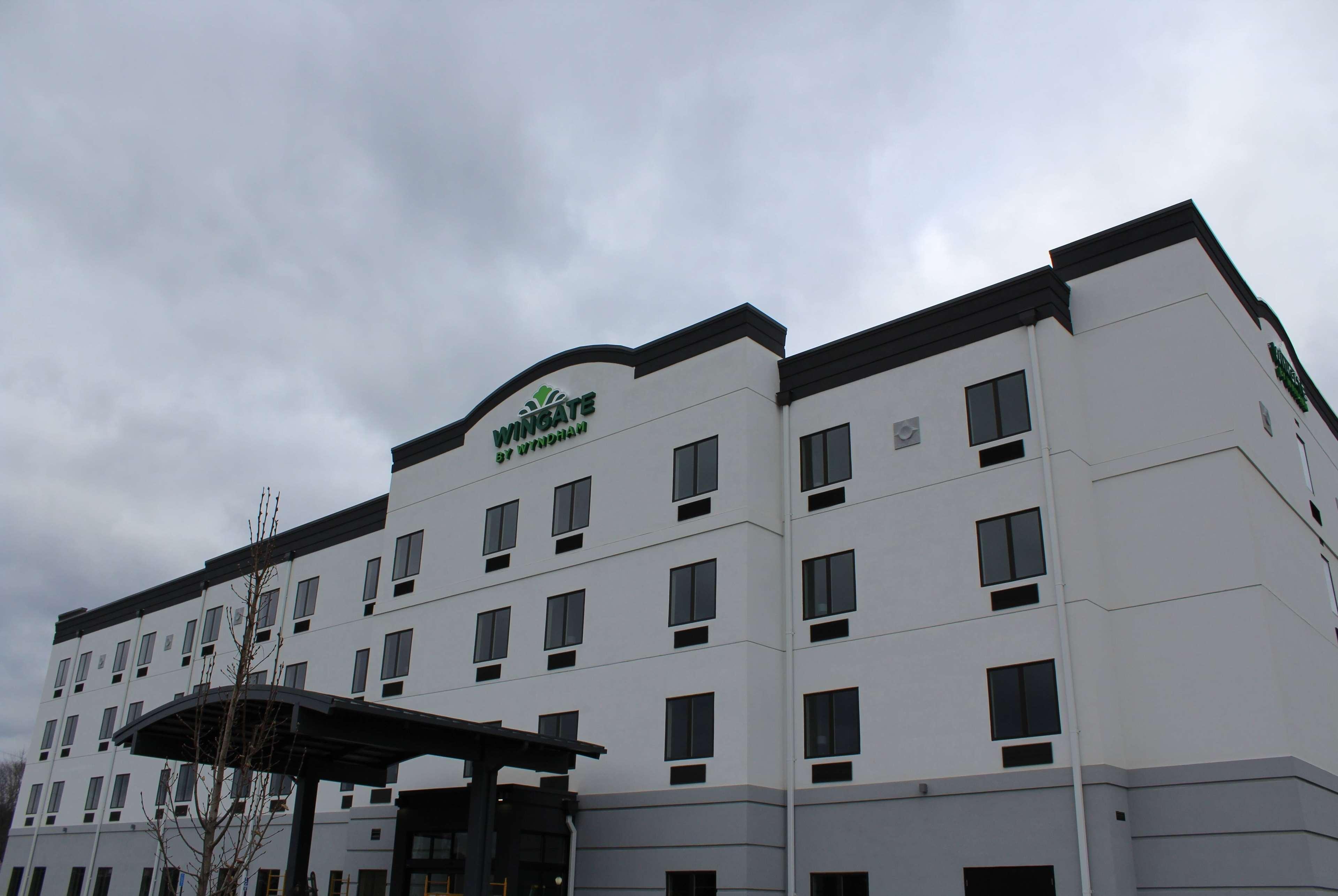 Wingate By Wyndham Hurricane Wv Exterior foto