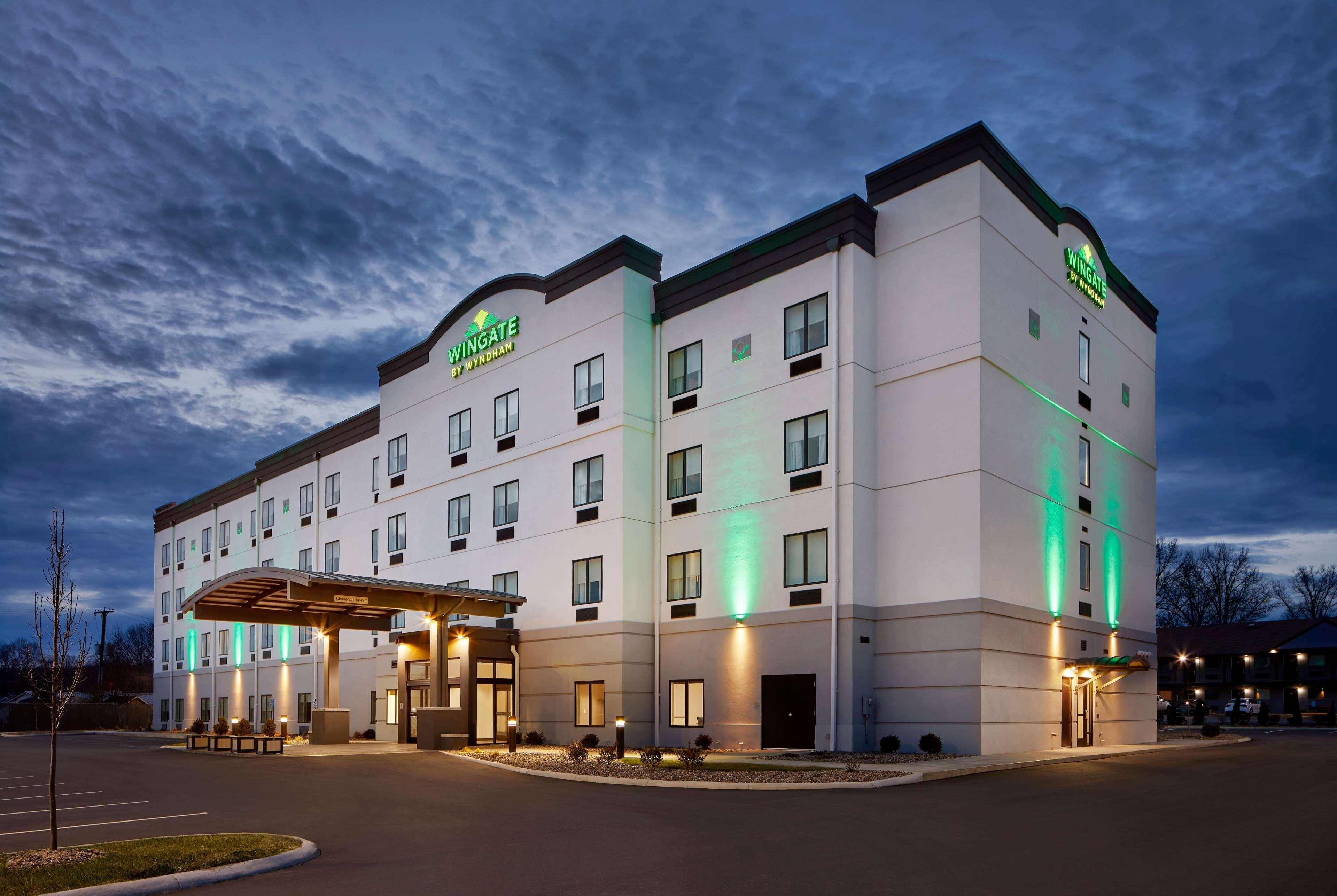 Wingate By Wyndham Hurricane Wv Exterior foto