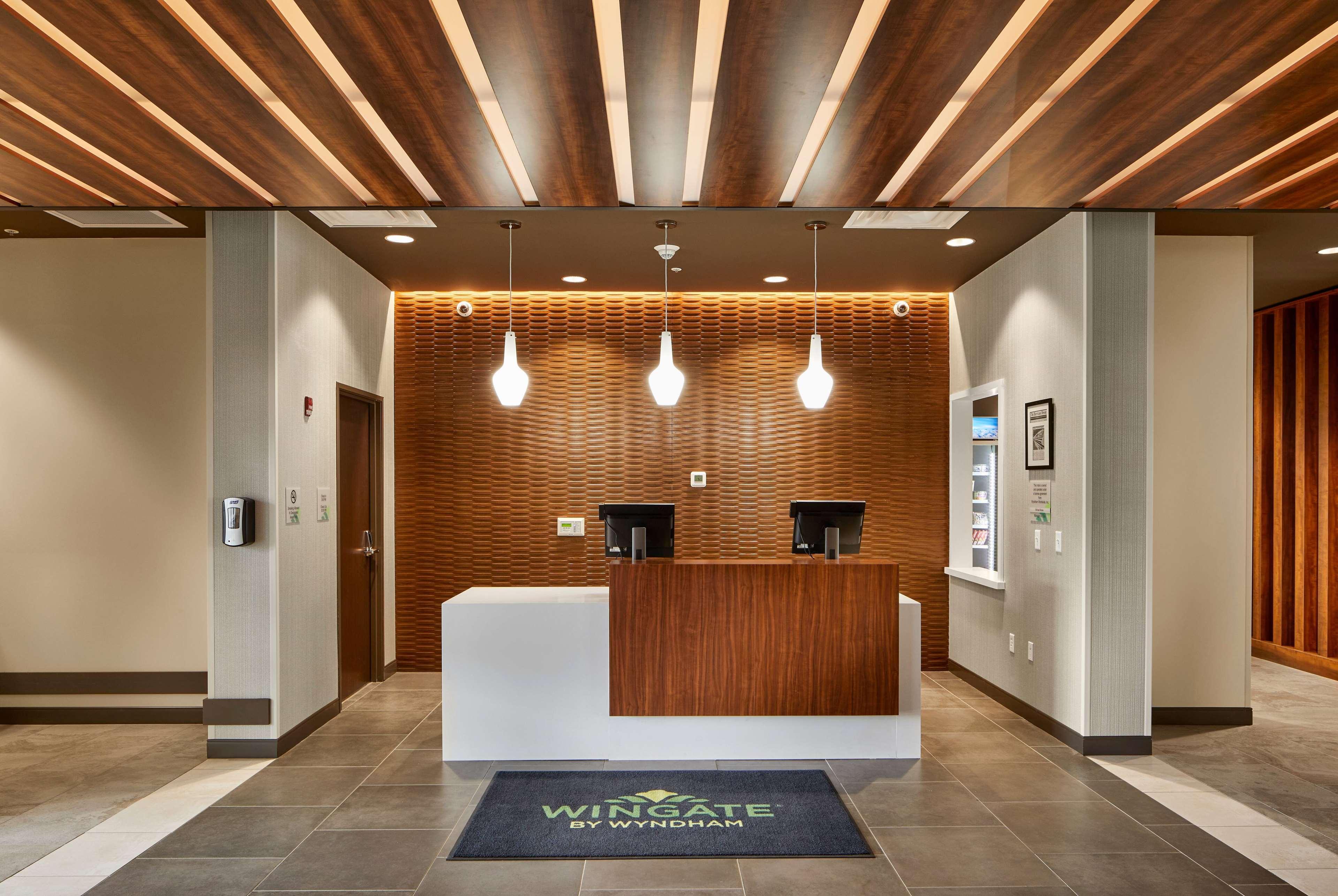 Wingate By Wyndham Hurricane Wv Exterior foto